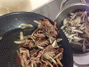 kenkostyleinfo-beef-burdock-soup-middle-04